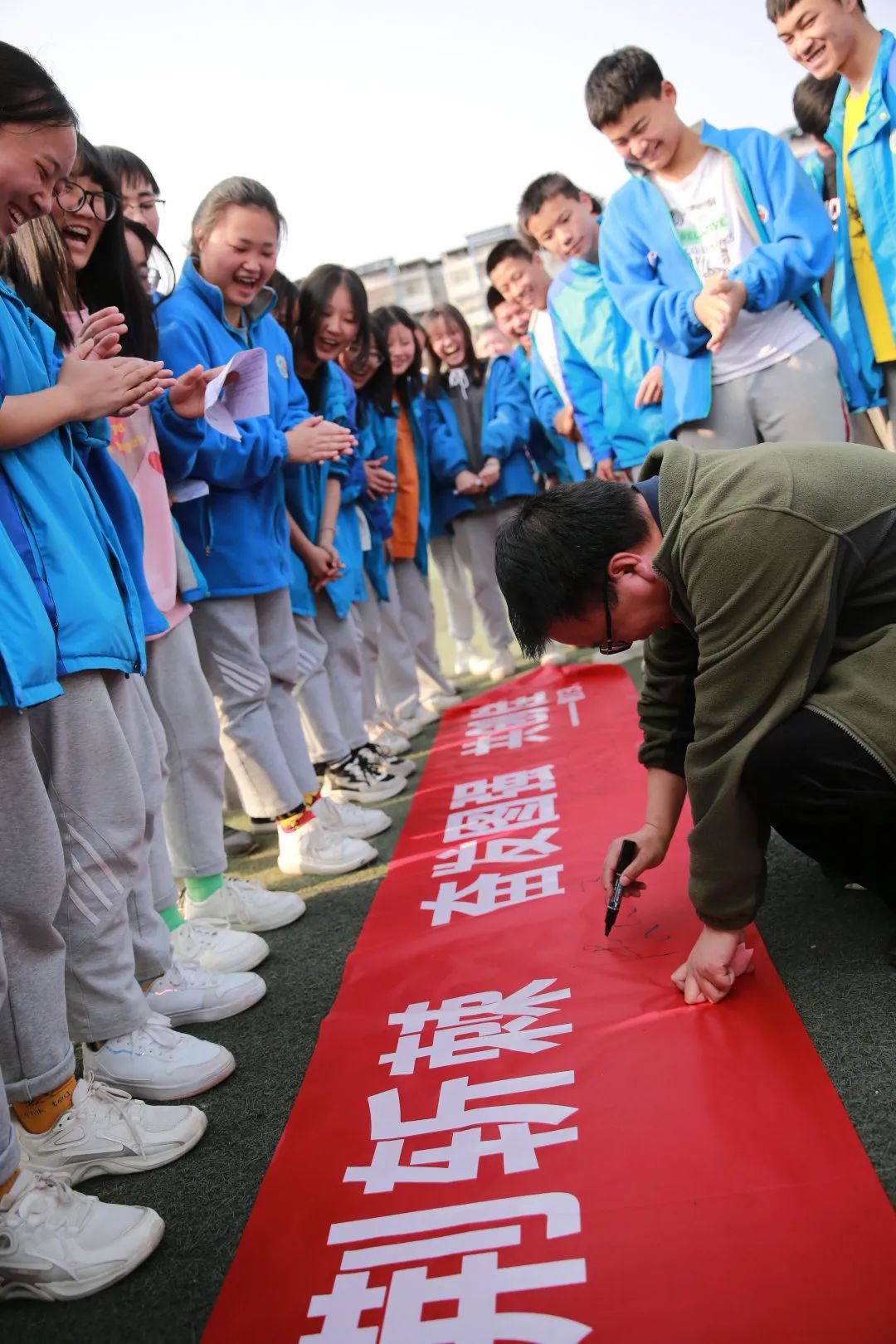 潼南实验中学校服图片图片